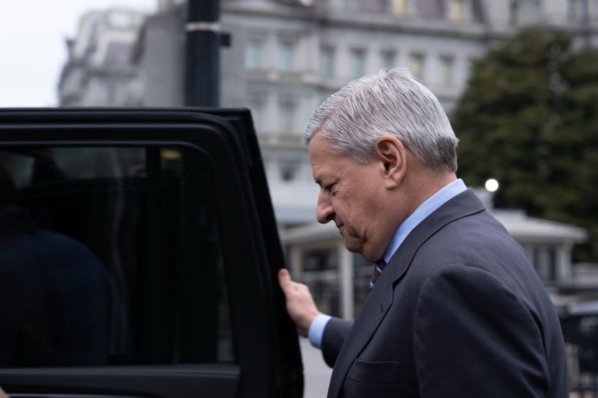 Парамаунт притежава WBD?