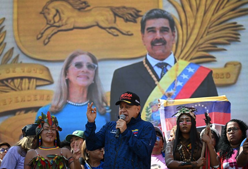 Венецуелският министър Кабело под наблюдение