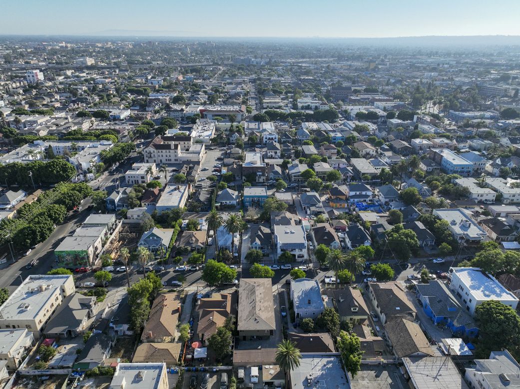 Затваряне и Жилища