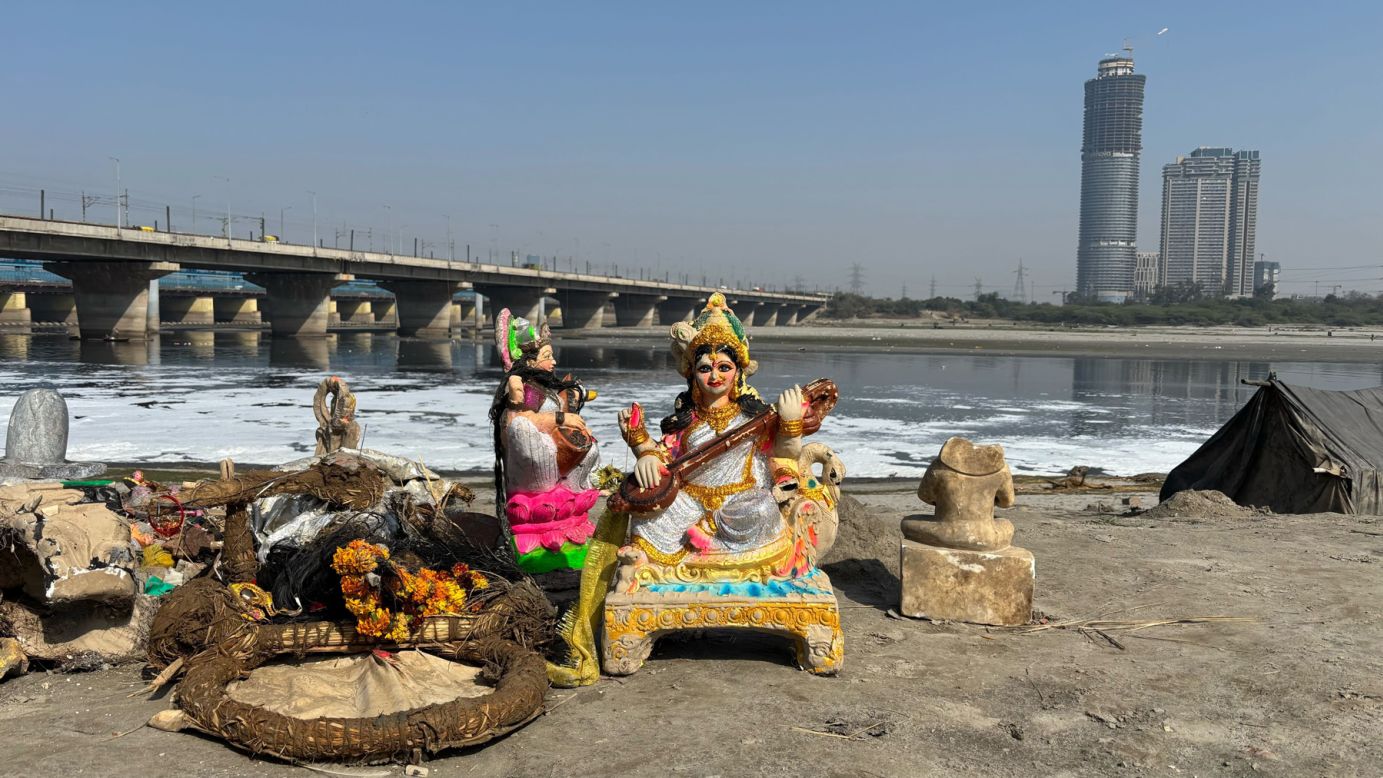 Делхи: Воден Крах