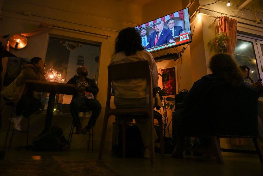 Тръмп: Пенсии за всички.
