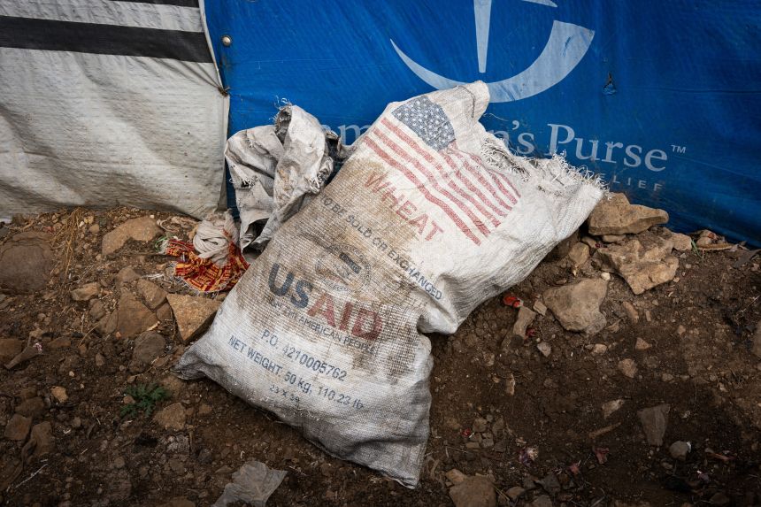 Намаляване на помощта = смърт.