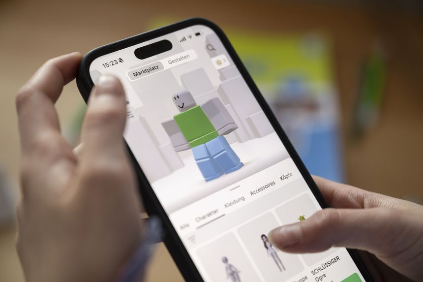 Roblox: Нова Политика
