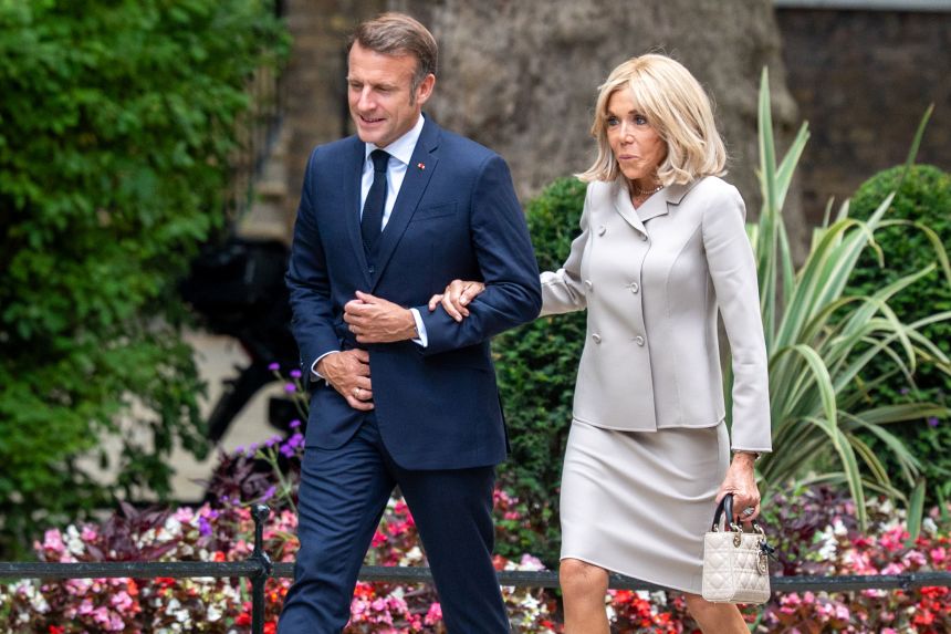 Париж: Против Макрон