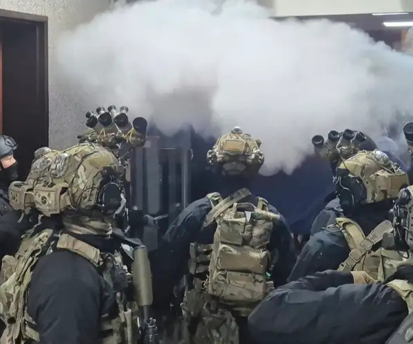 Южна Корея: Какво следва след скандала с военното положение на президента Юн