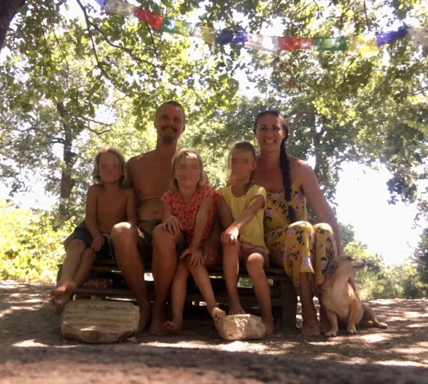 Семейство в гората