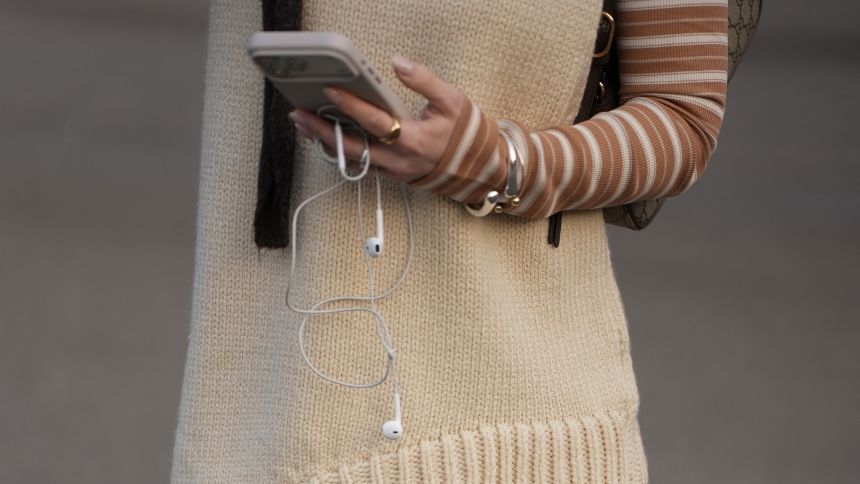 Кабелни слушалки (Kabelni slusalki)