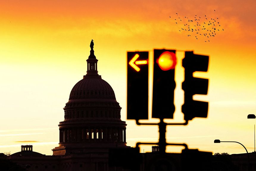 Правителството и пари
