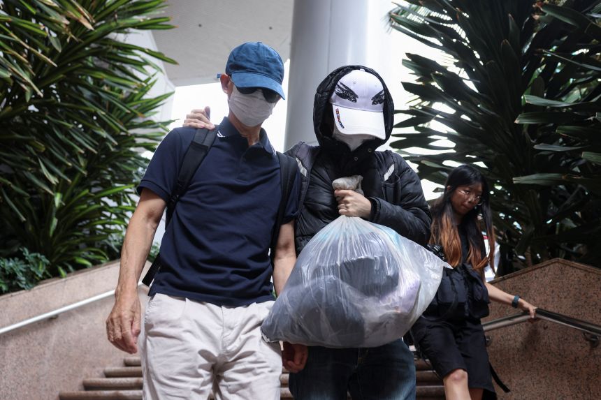 Съд осъжда баща на активист.